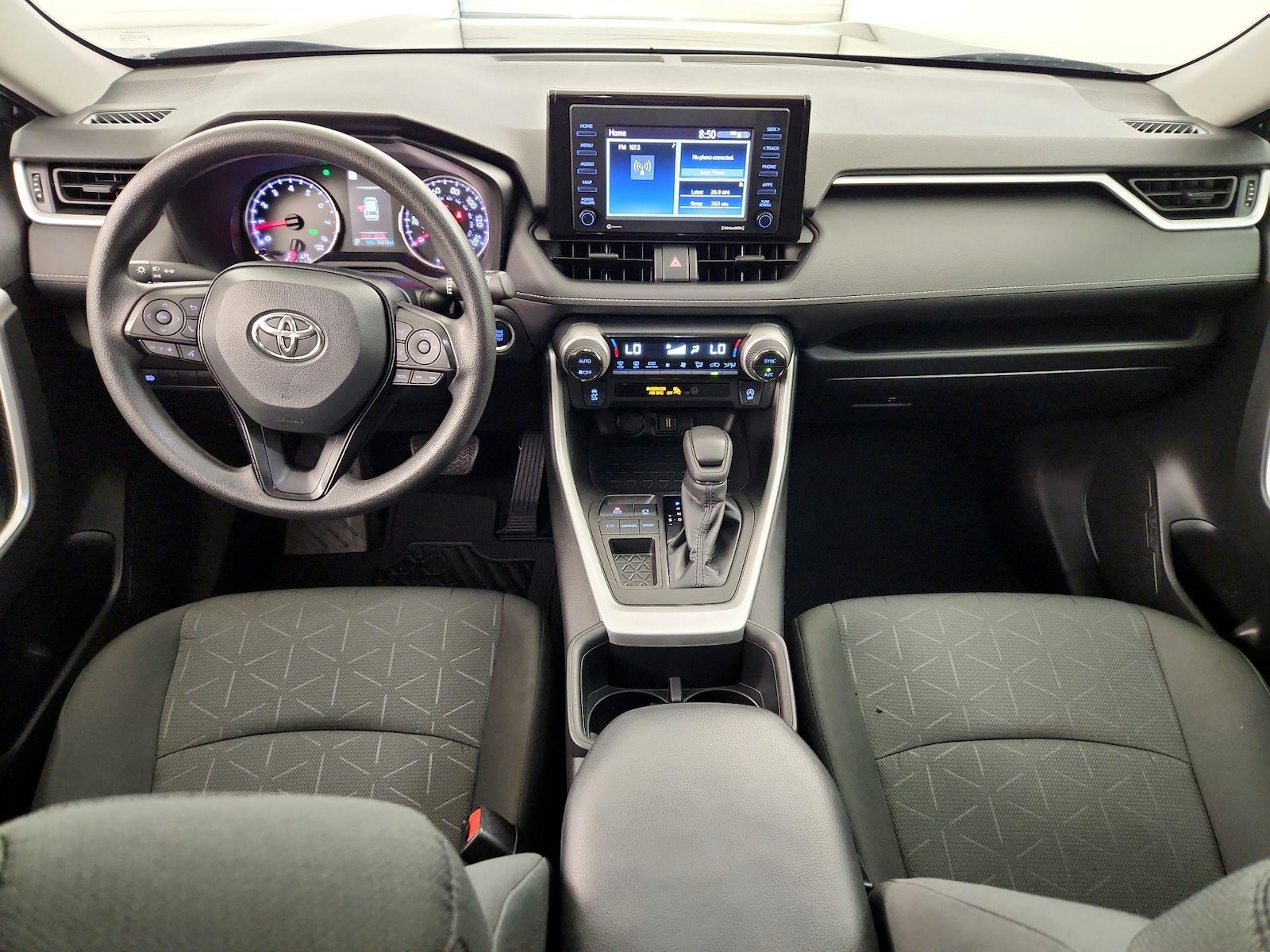 2022 Toyota RAV4 XLE - Photo 10