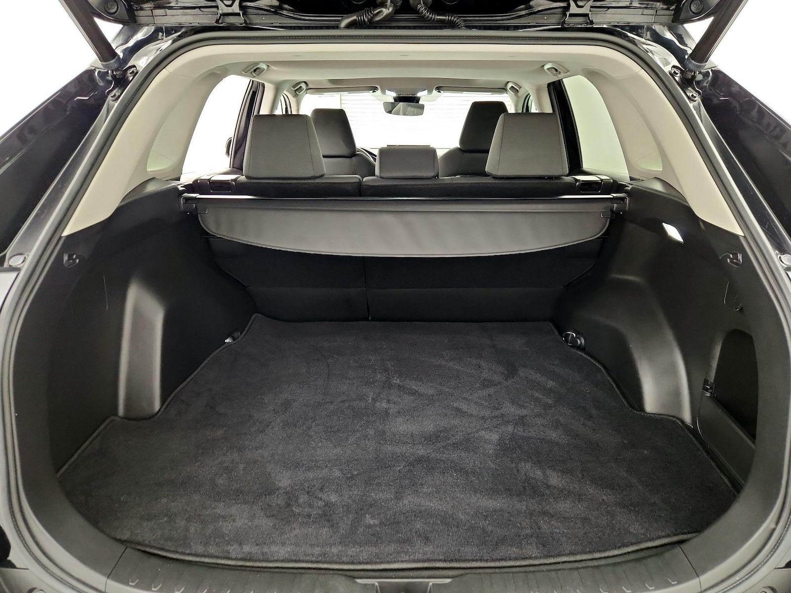 2022 Toyota RAV4 XLE - Photo 22