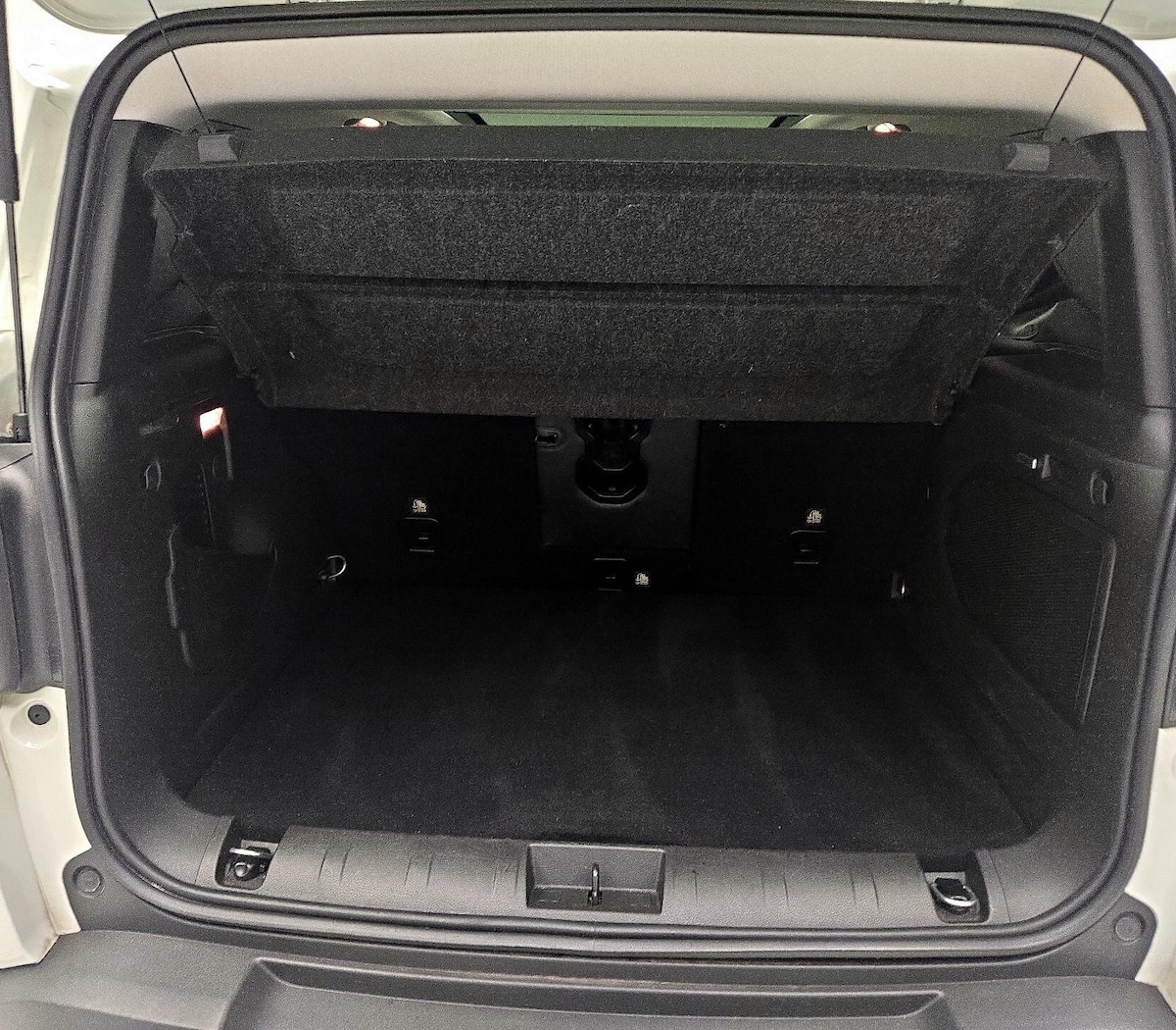 Trunk/Cargo (Seats Up)