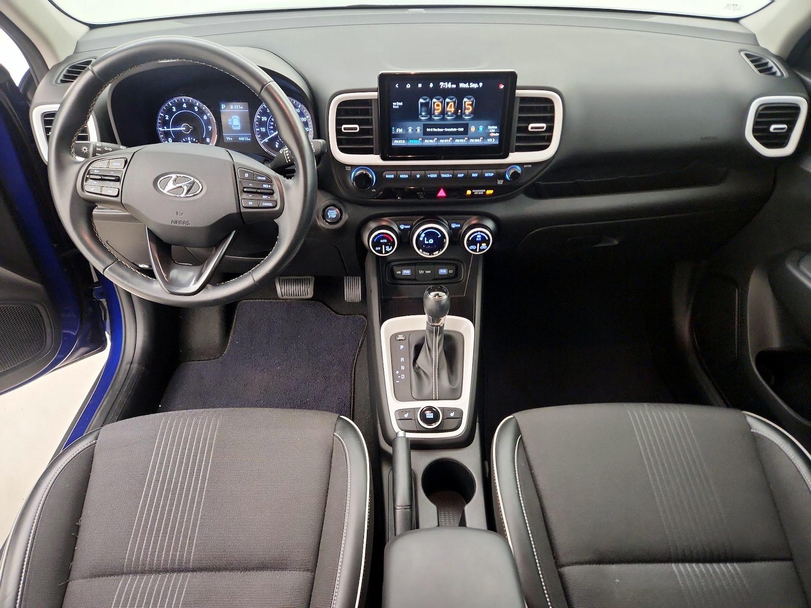 2022 Hyundai Venue Limited - Photo 10
