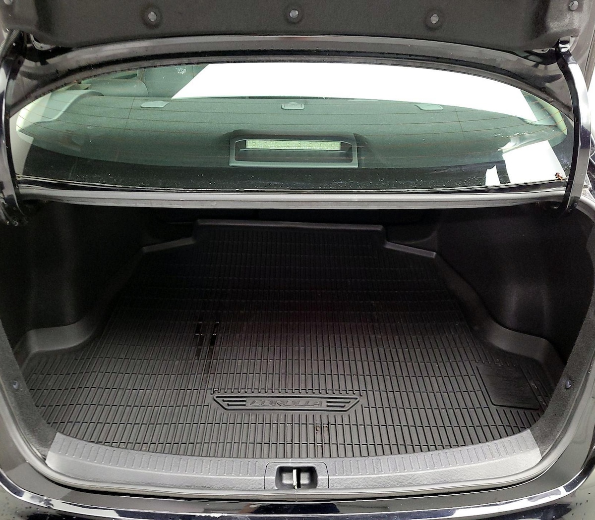 Trunk/Cargo (Seats Up)
