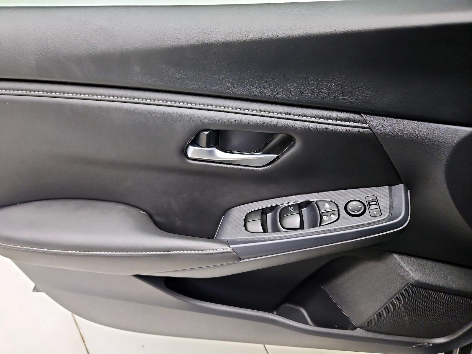 2025 Nissan Sentra SV - Photo 13