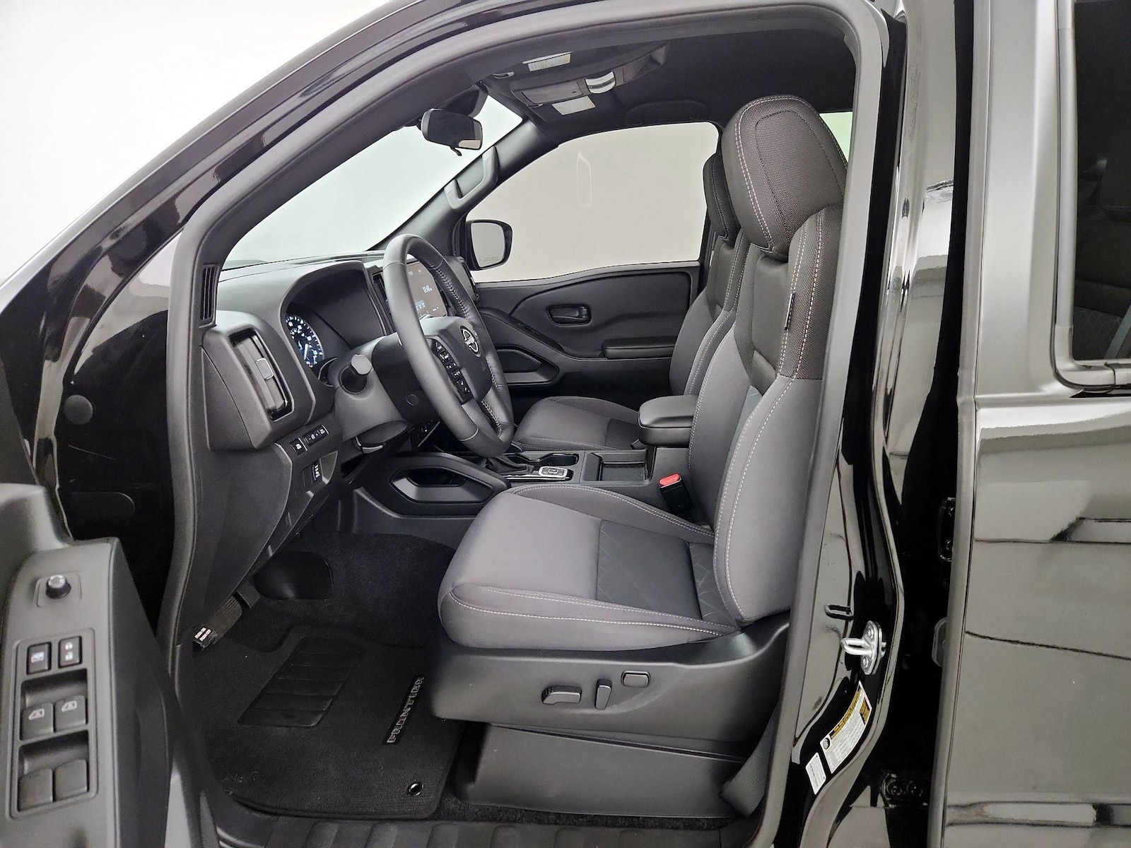 2026 Nissan Frontier SV - Photo 12
