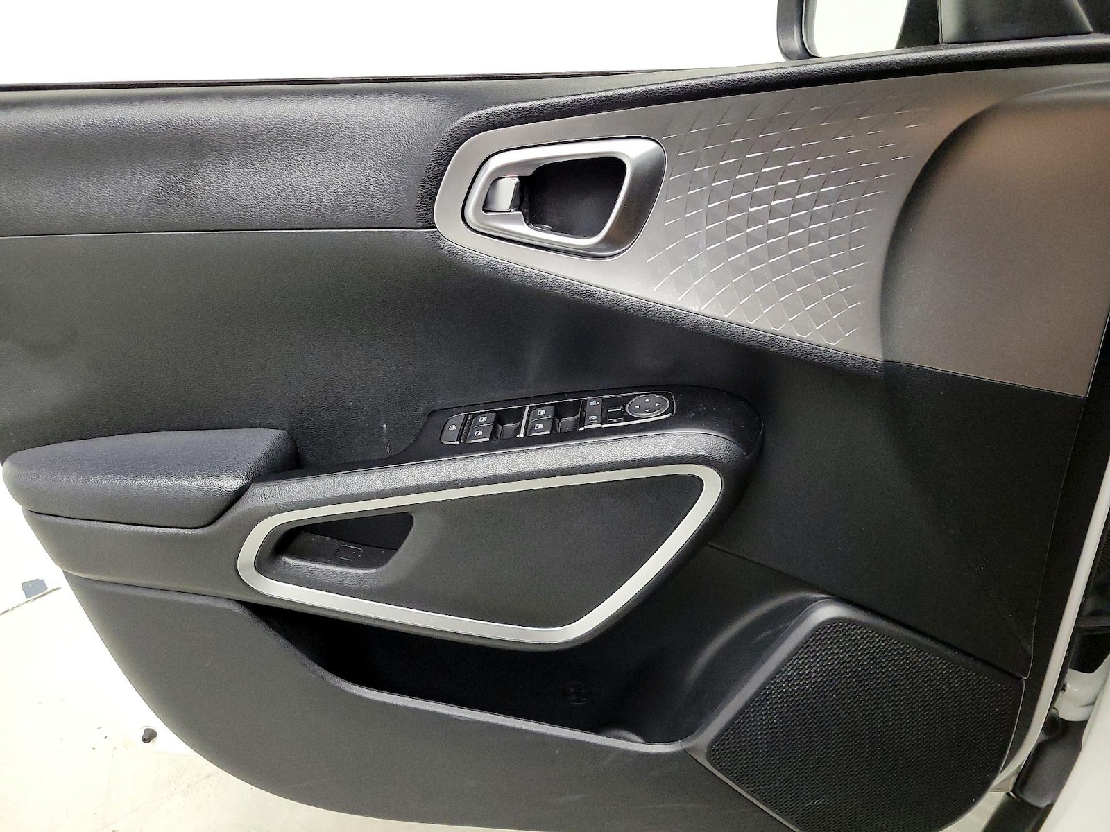 2023 Kia Soul LX - Photo 13