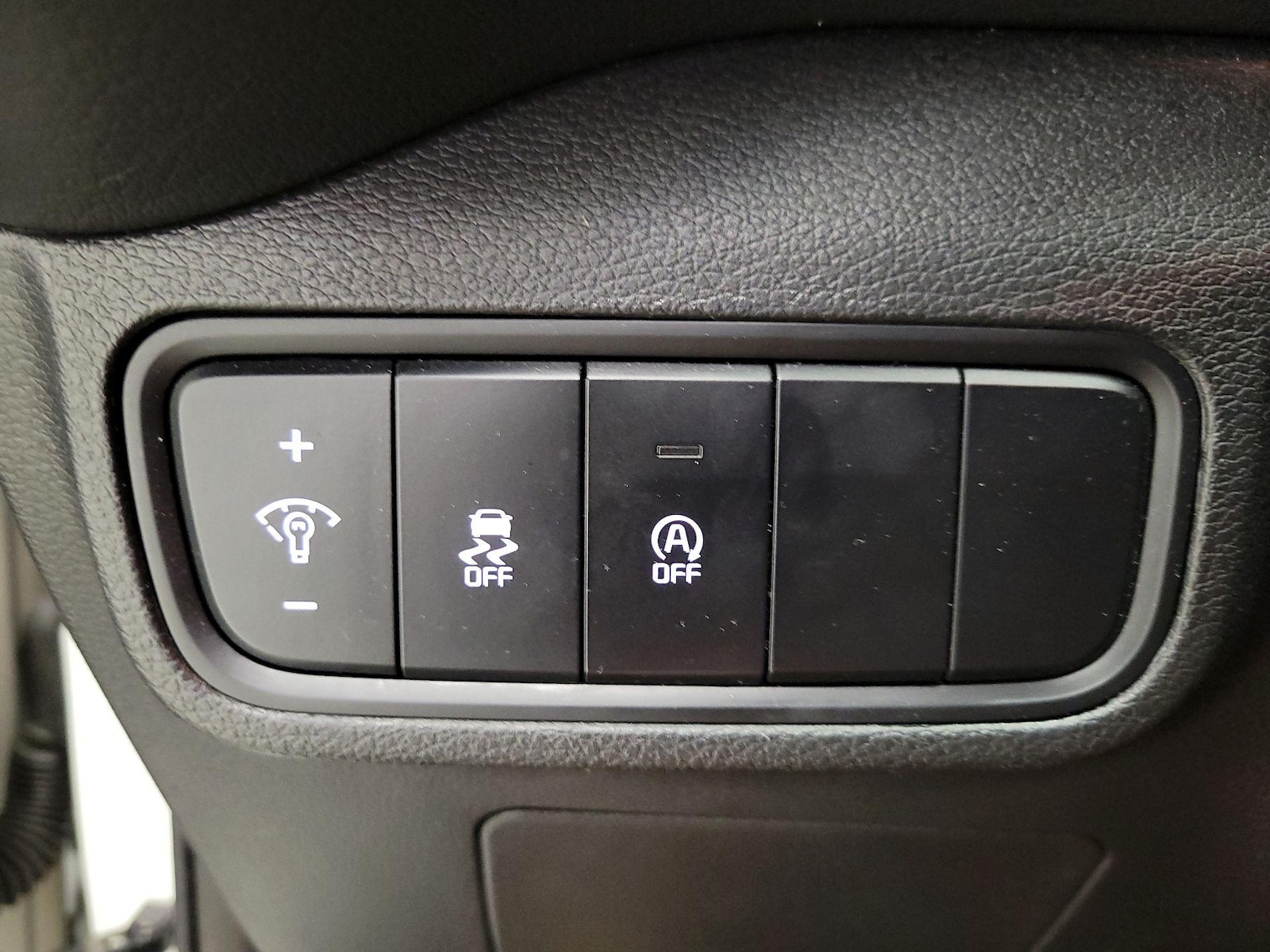 2023 Kia Soul LX - Photo 14