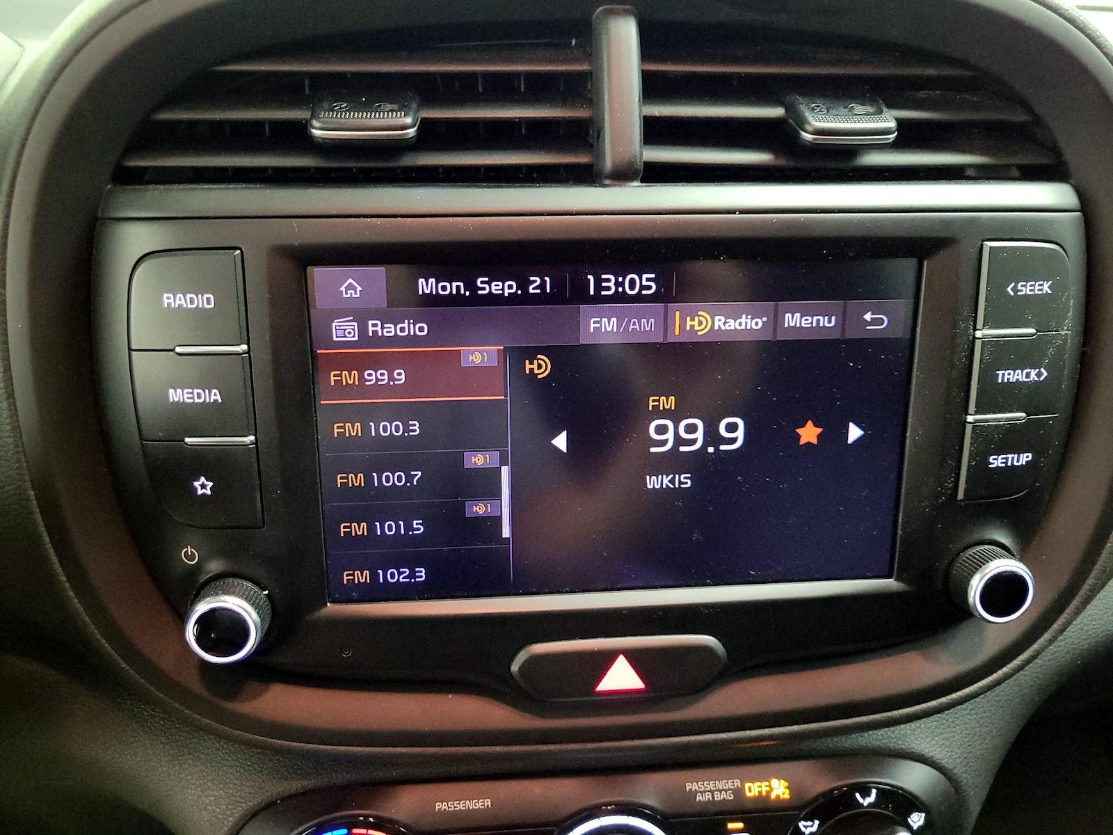 2023 Kia Soul LX - Photo 17