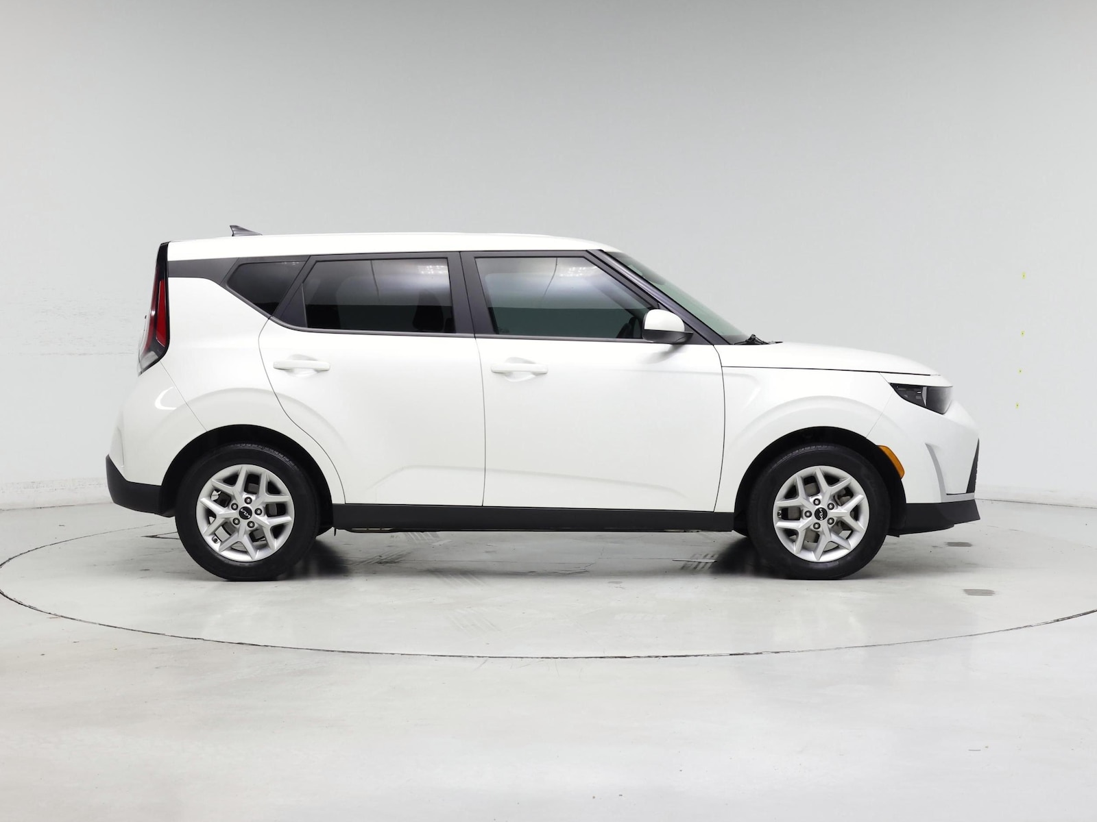 2023 Kia Soul LX - Photo 8
