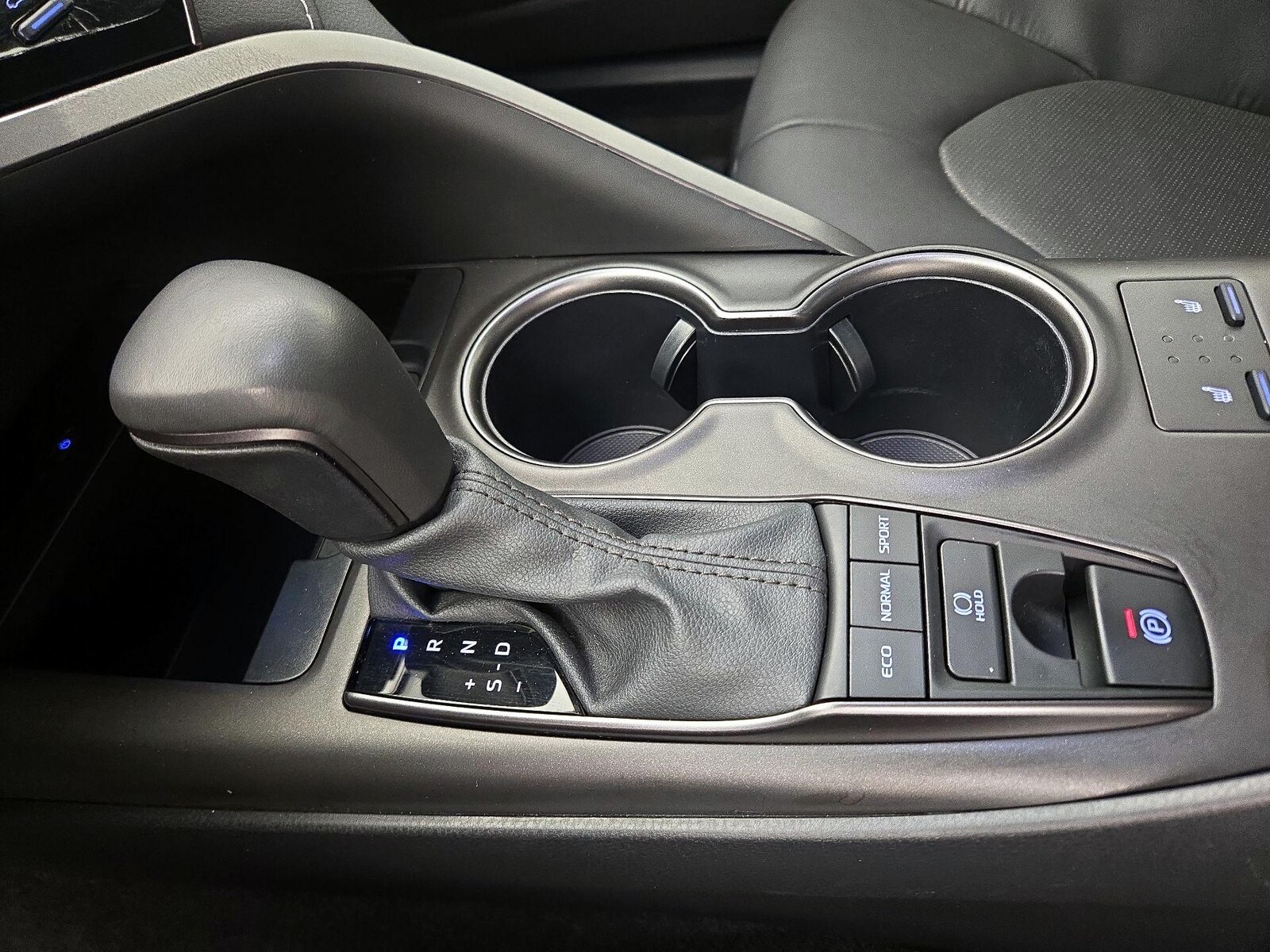 2024 Toyota Camry XSE - Photo 18