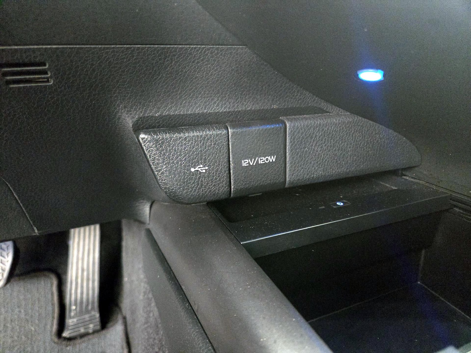 2024 Toyota Camry XSE - Photo 19