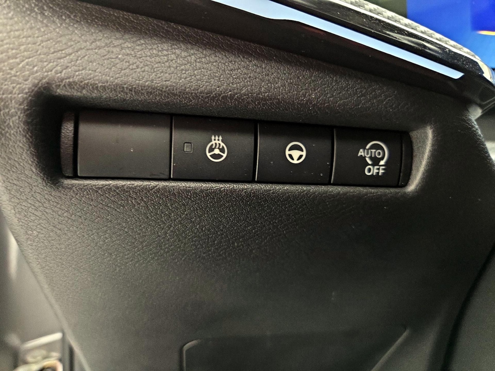 2025 Nissan Kicks SR - Photo 14