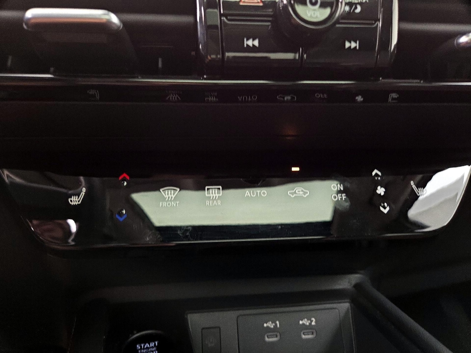 2025 Nissan Kicks SR - Photo 17