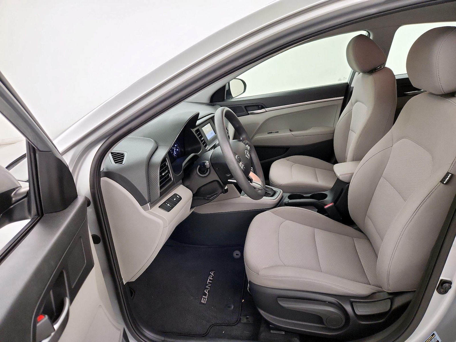 2020 Hyundai Elantra SE - Photo 12