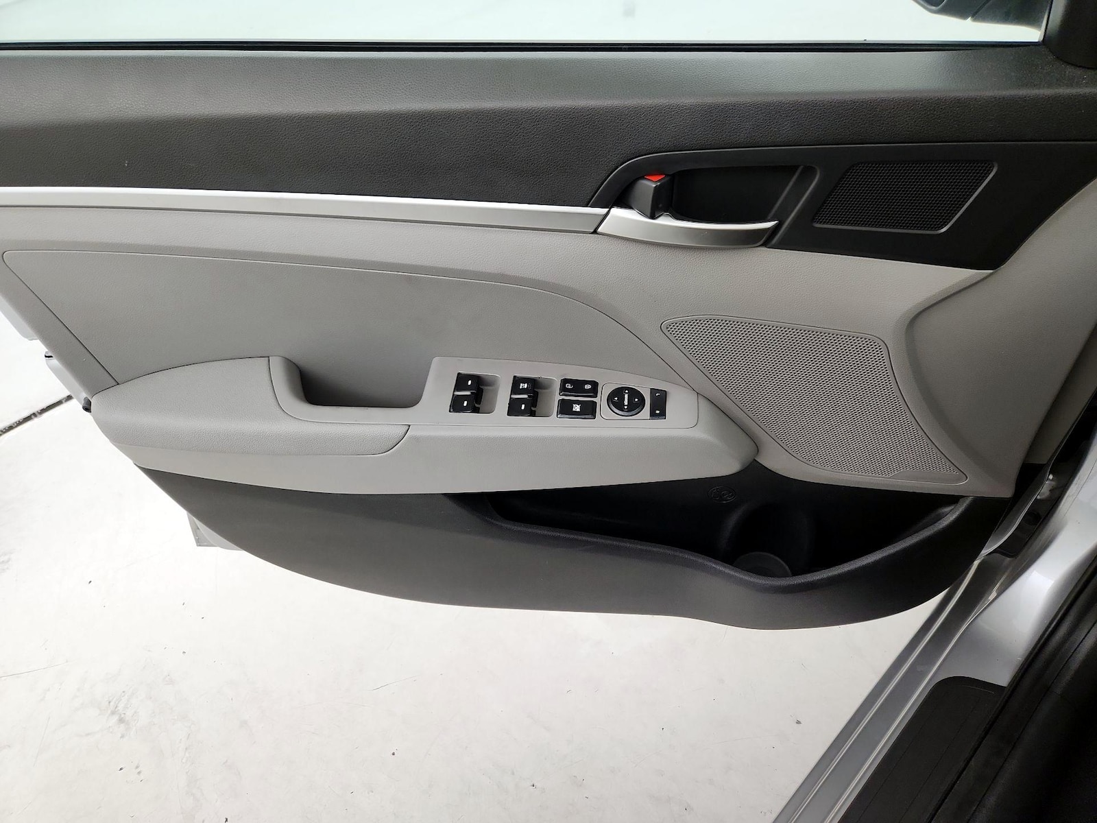 2020 Hyundai Elantra SE - Photo 13