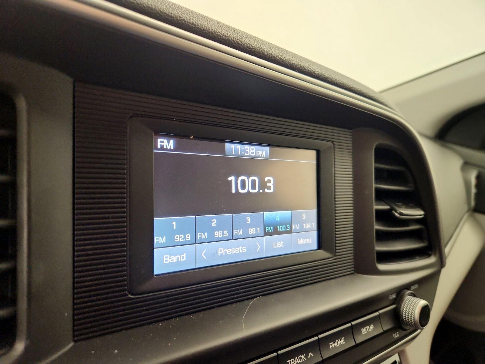 2020 Hyundai Elantra SE - Photo 16
