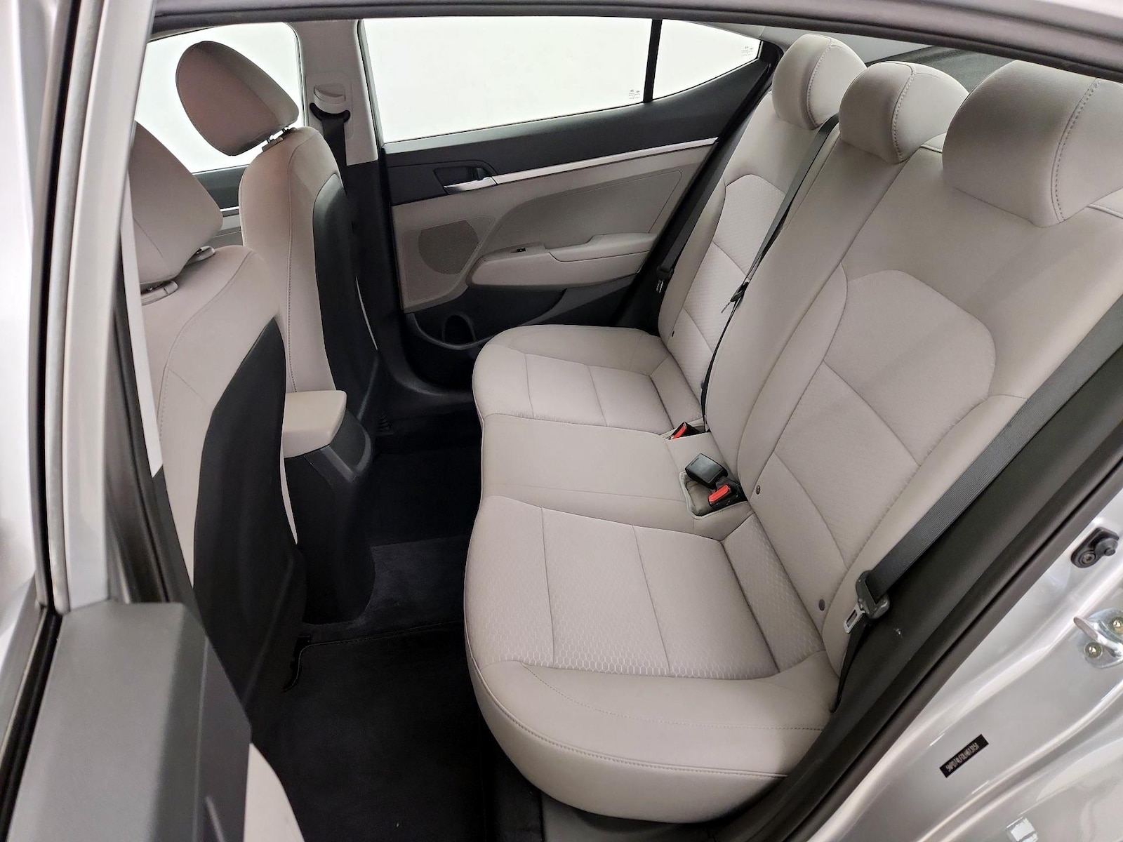 2020 Hyundai Elantra SE - Photo 20