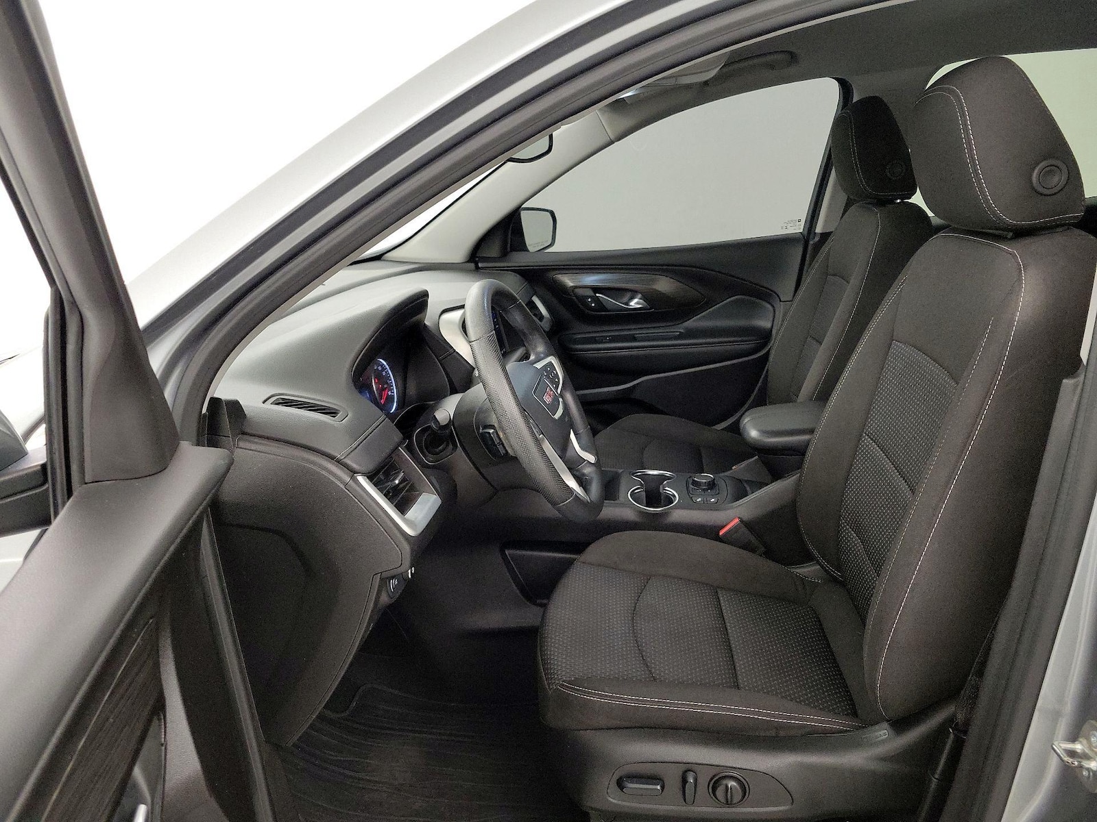 2024 GMC Terrain SLE - Photo 12