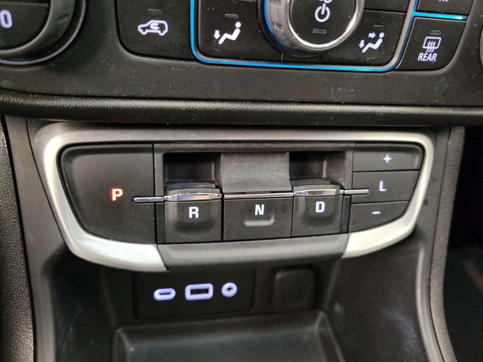 2024 GMC Terrain SLE - Photo 17