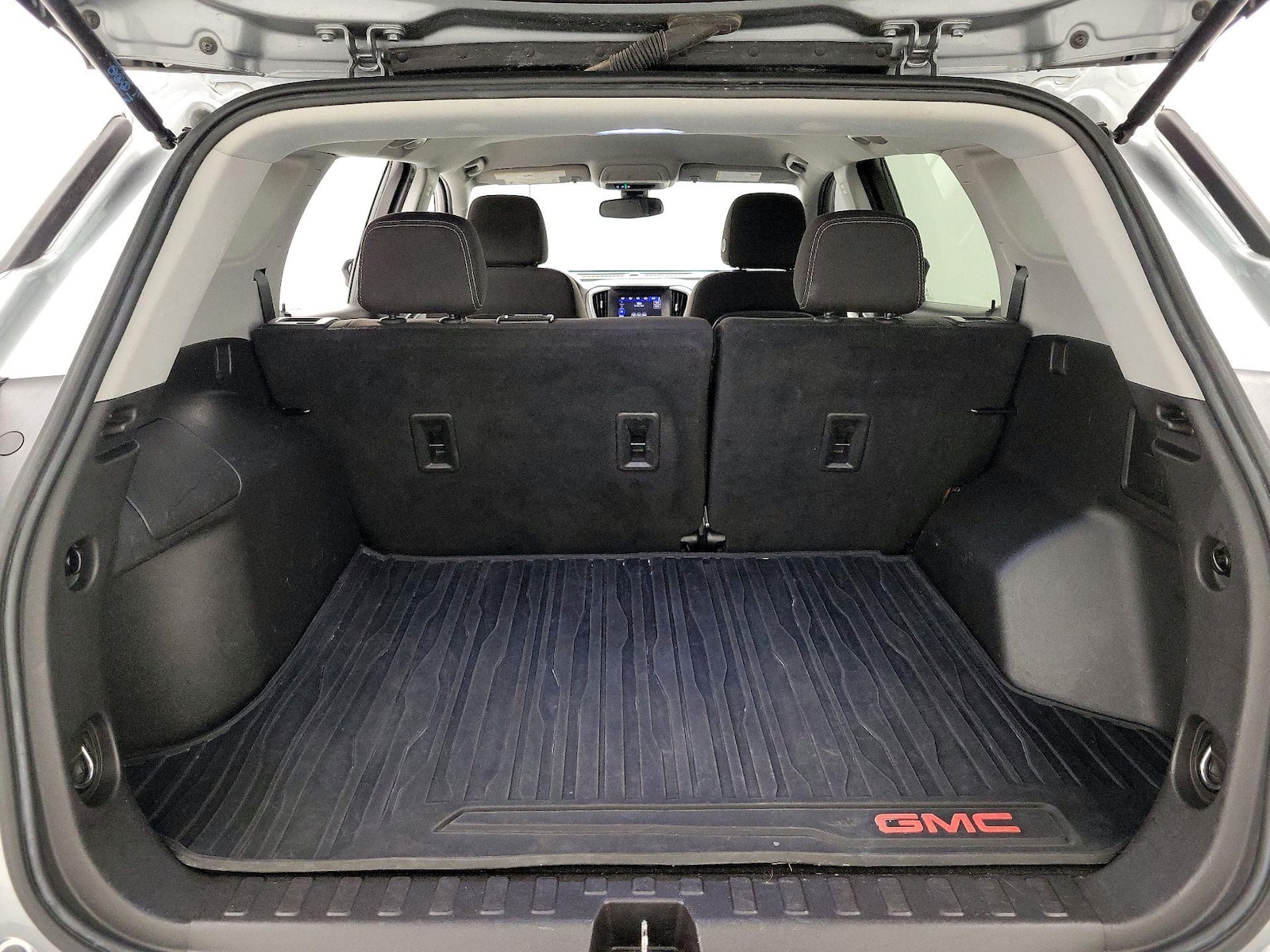 2024 GMC Terrain SLE - Photo 20