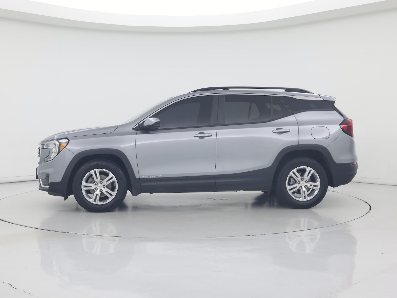 2024 GMC Terrain SLE - Photo 4