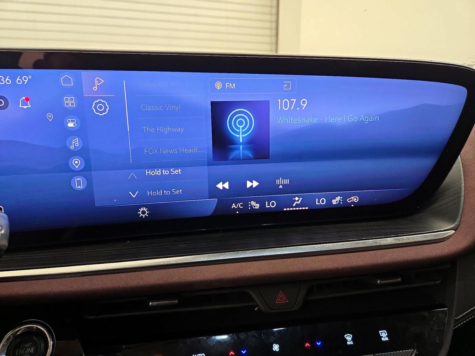 2025 Buick Envision Sport Touring - Photo 16
