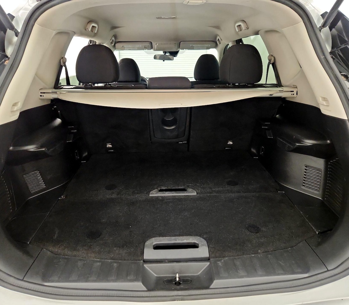Trunk/Cargo (Seats Up)