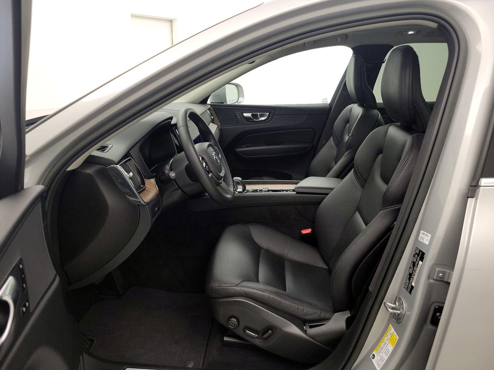 2023 Volvo XC60 Plus - Photo 12
