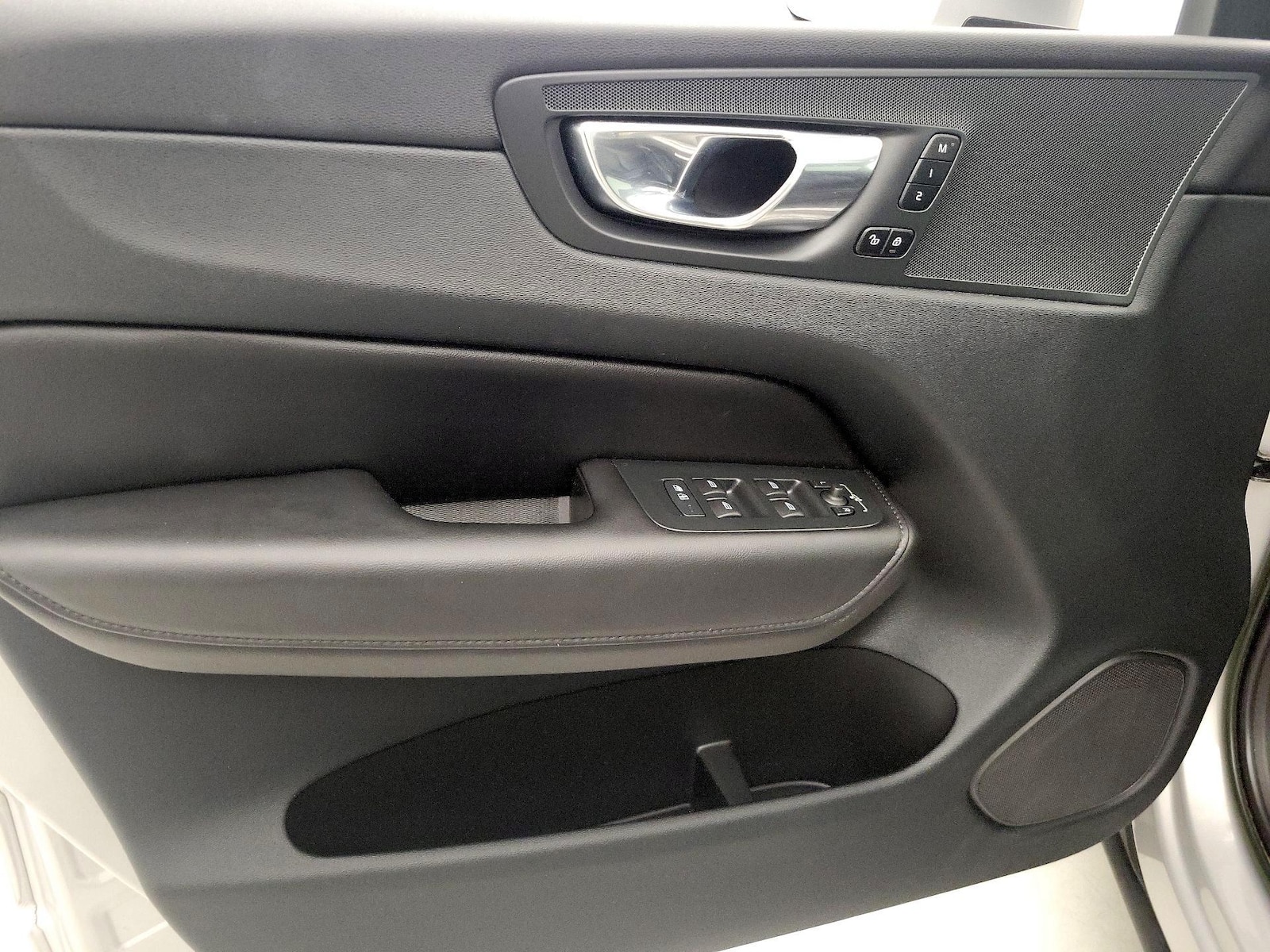 2023 Volvo XC60 Plus - Photo 13