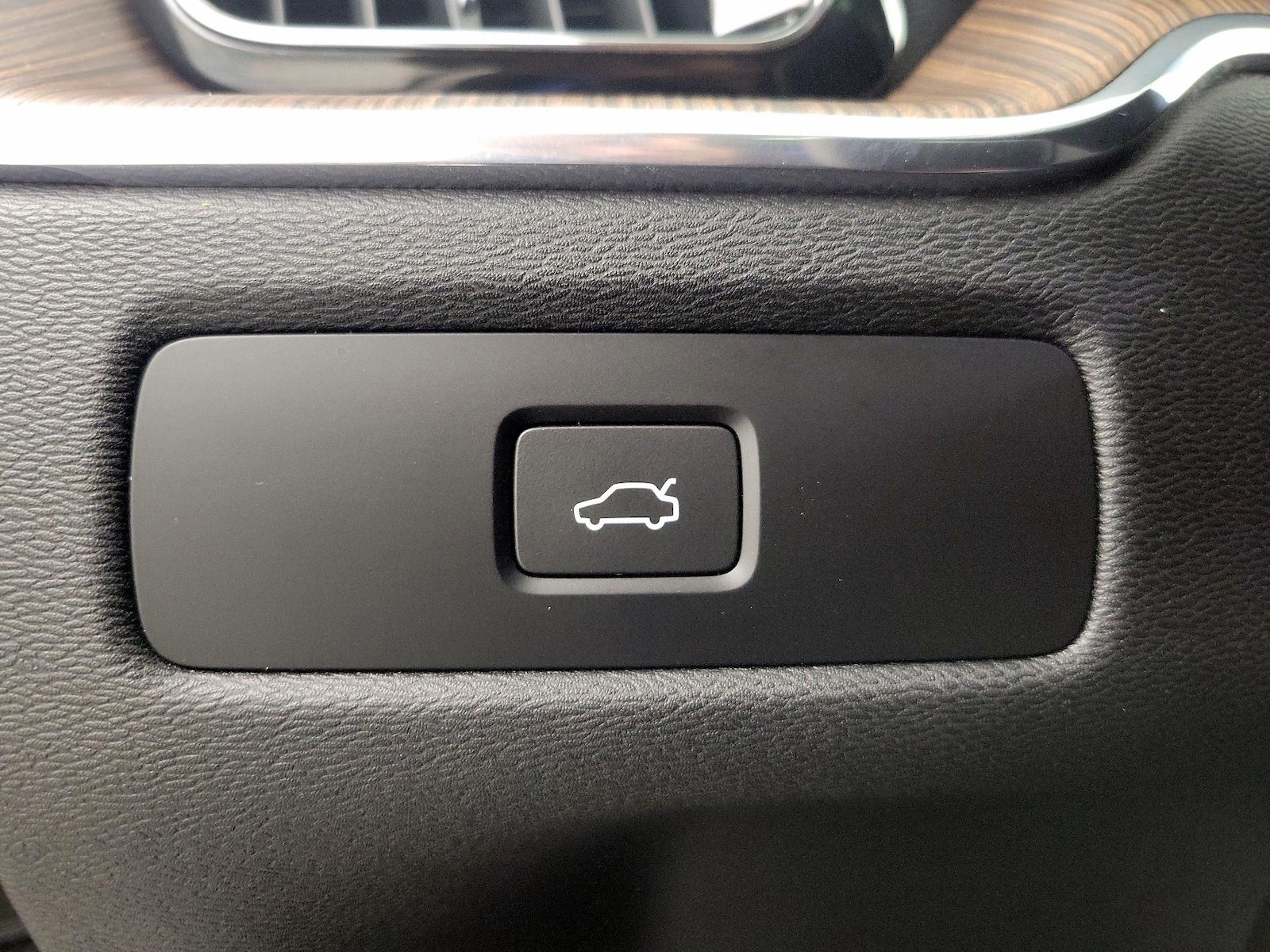 2023 Volvo XC60 Plus - Photo 14