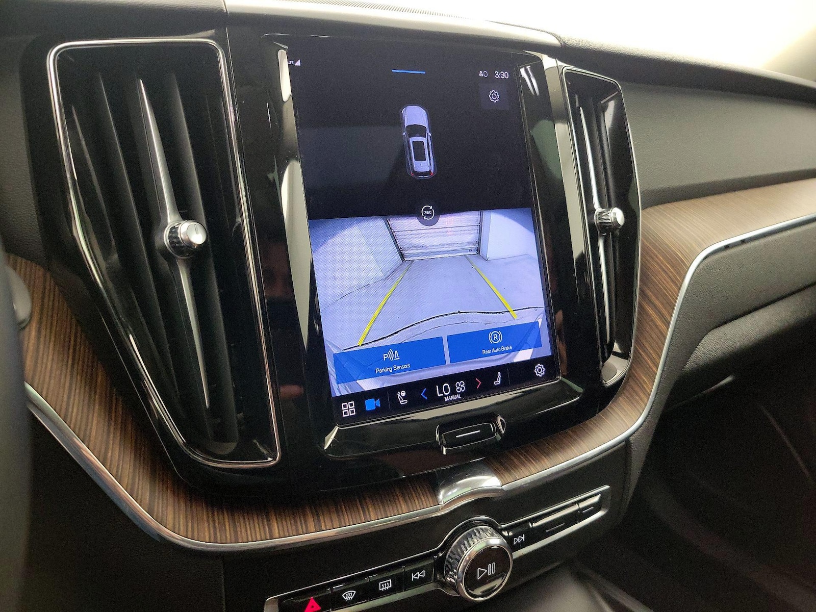 2023 Volvo XC60 Plus - Photo 16