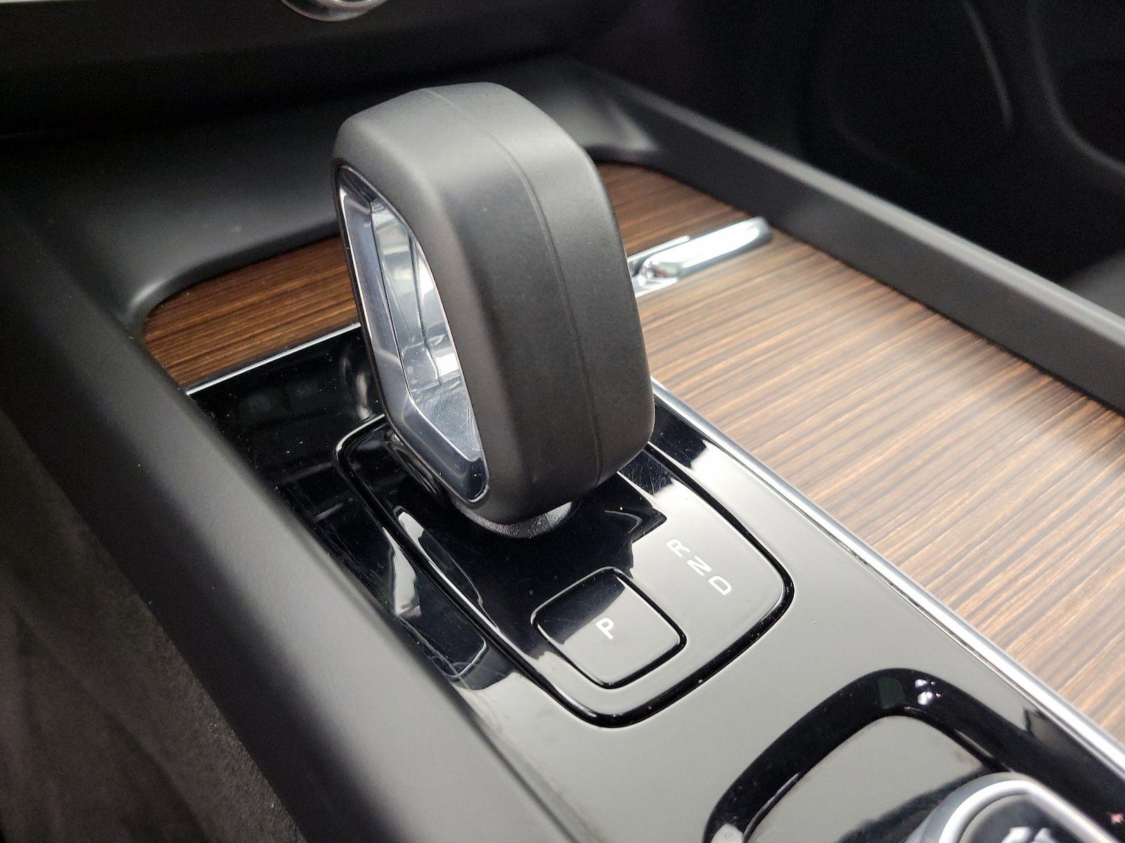 2023 Volvo XC60 Plus - Photo 19