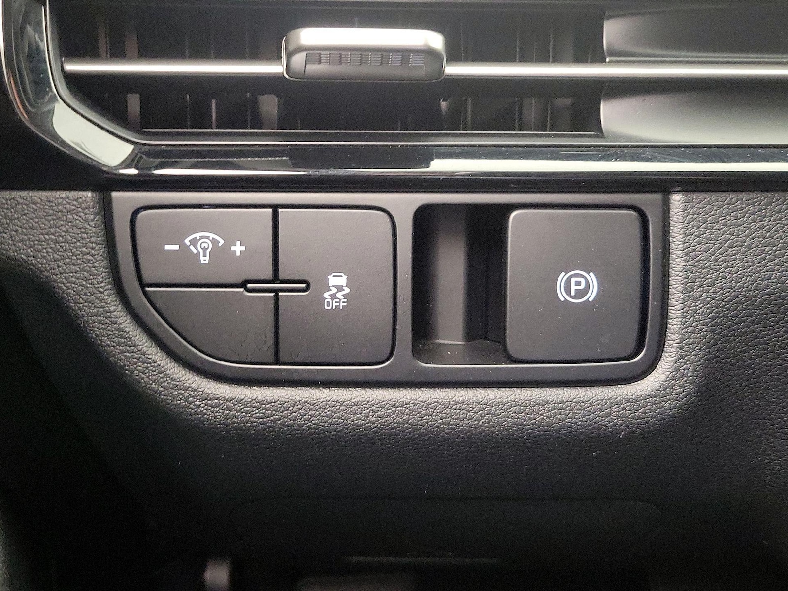 2026 Kia Sportage LX - Photo 14