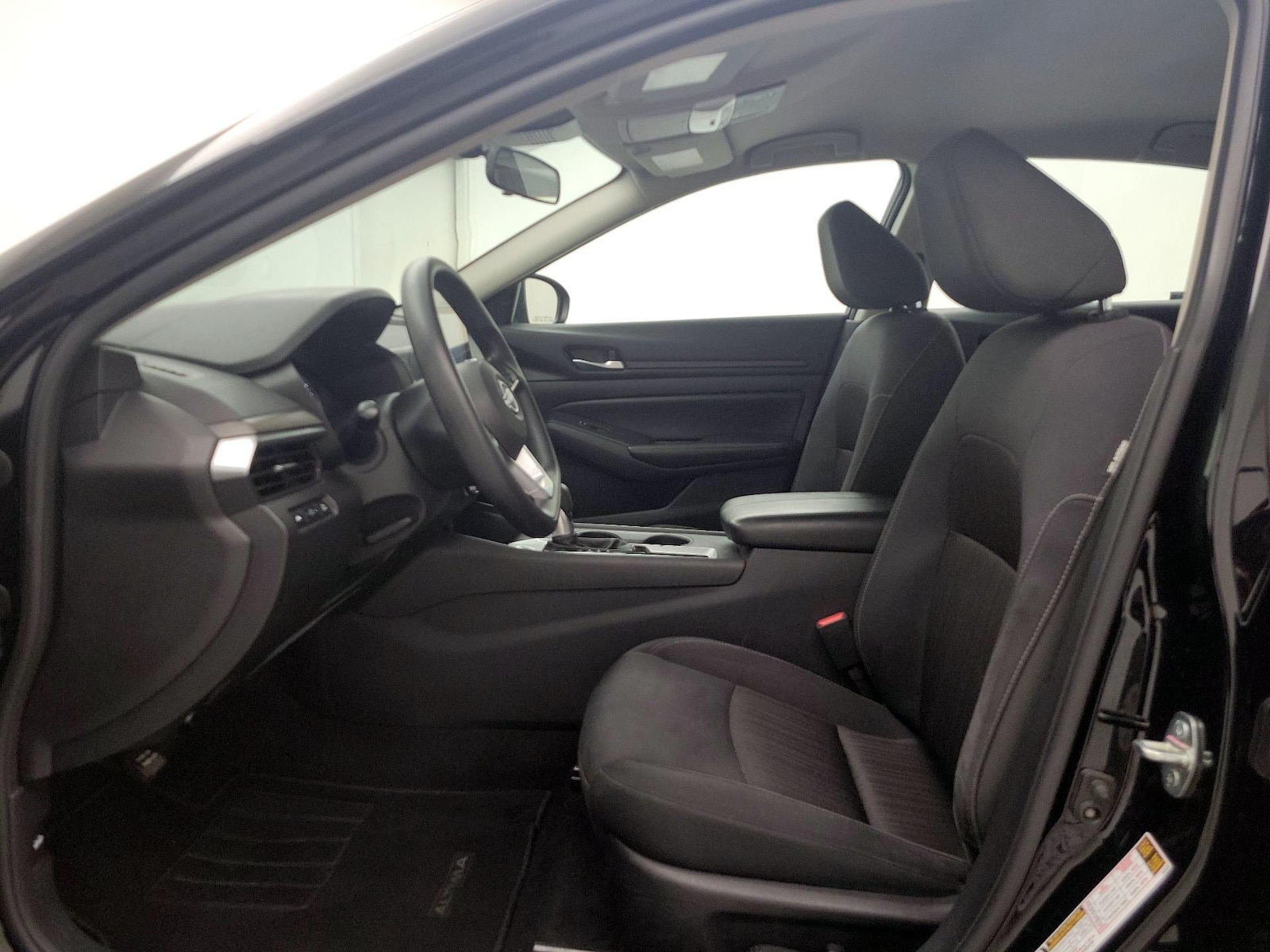 2025 Nissan Altima SV - Photo 12