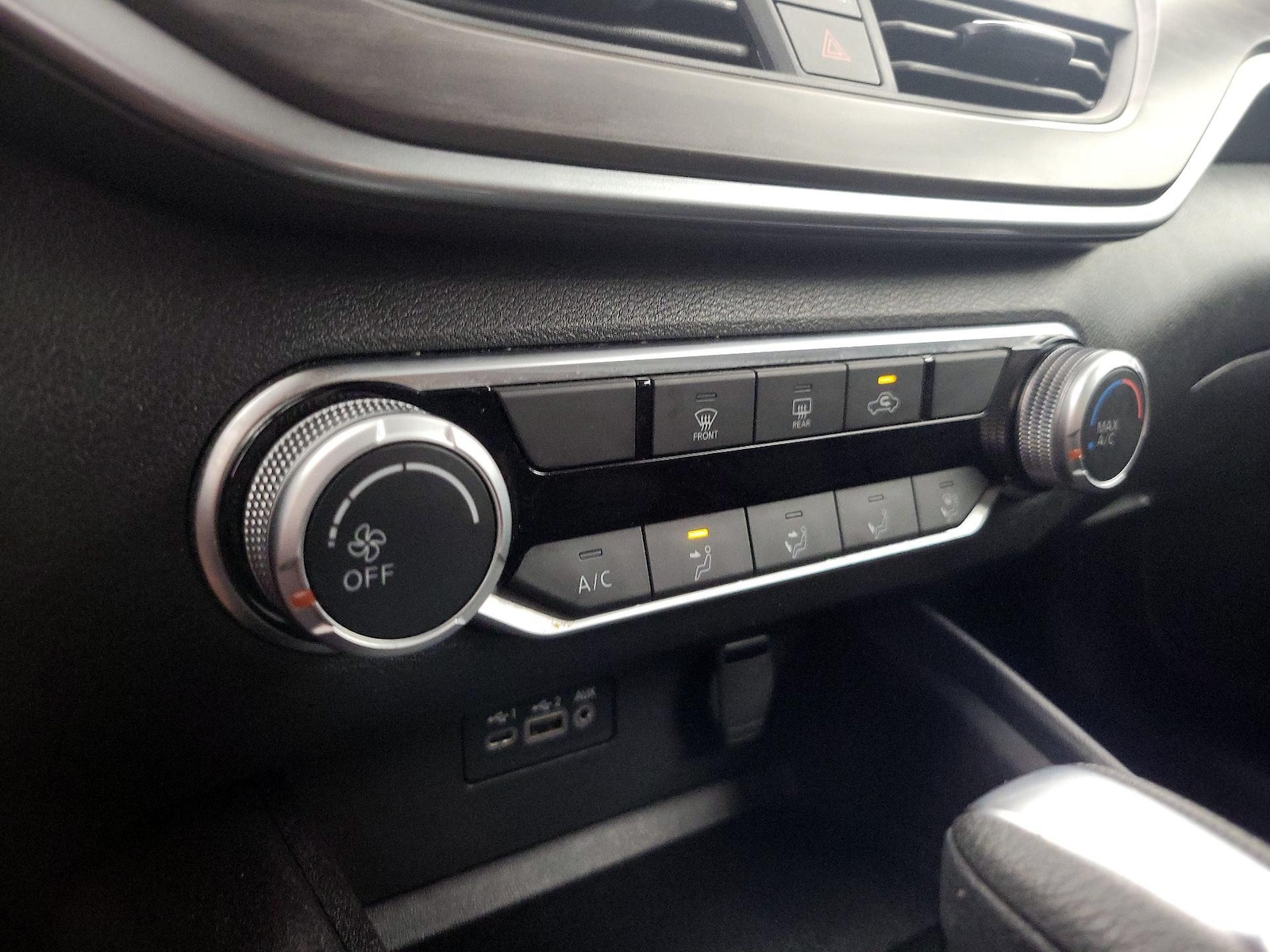 2025 Nissan Altima SV - Photo 17