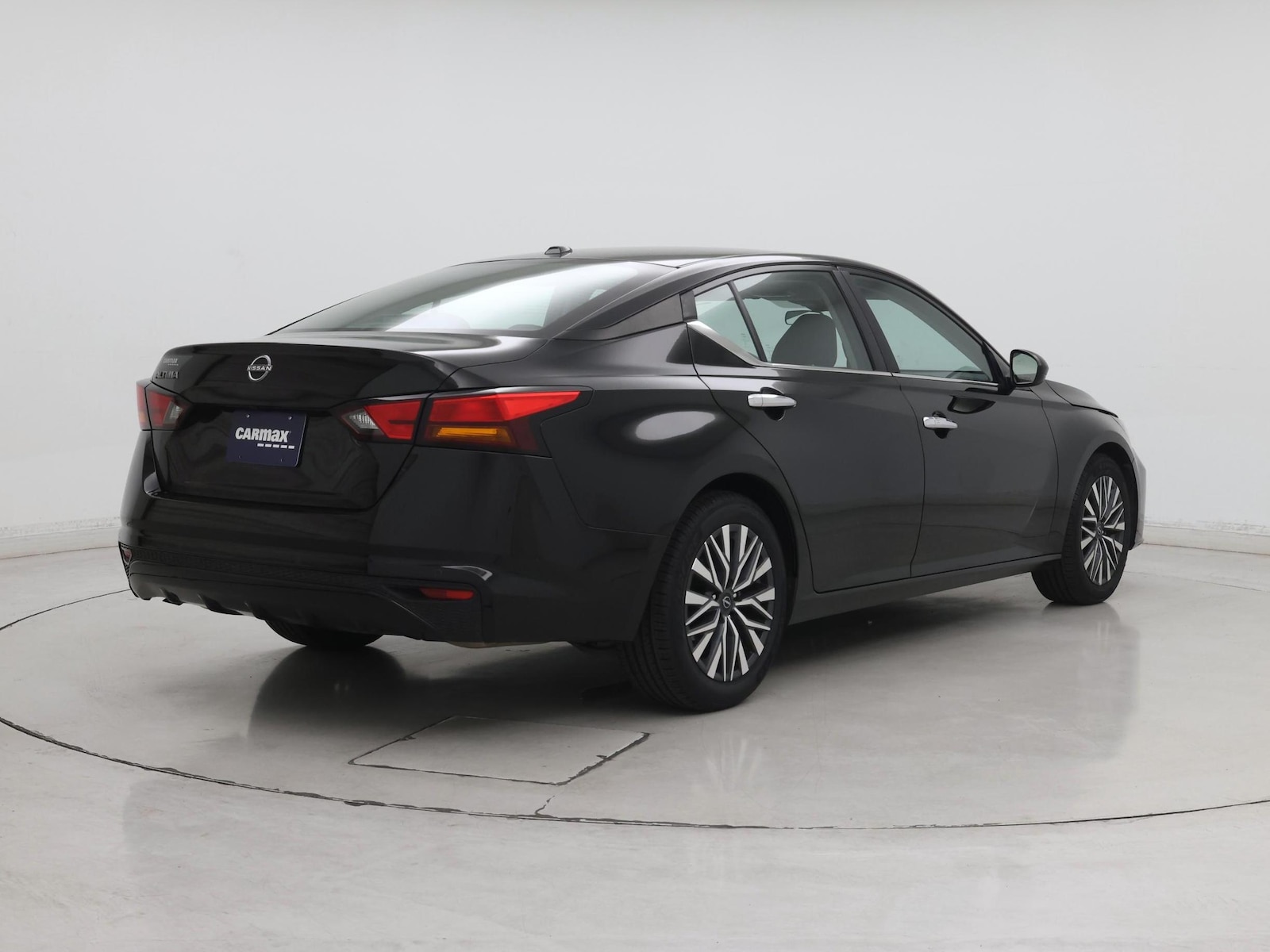 2025 Nissan Altima SV - Photo 9