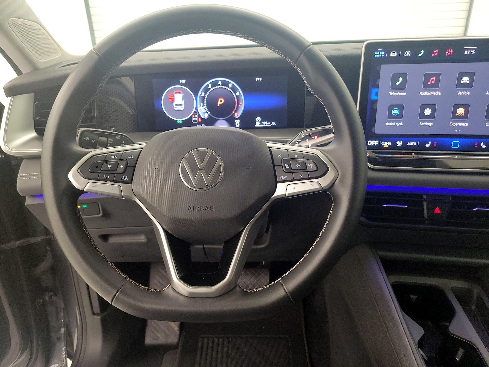 2026 Volkswagen Tiguan SE - Photo 11