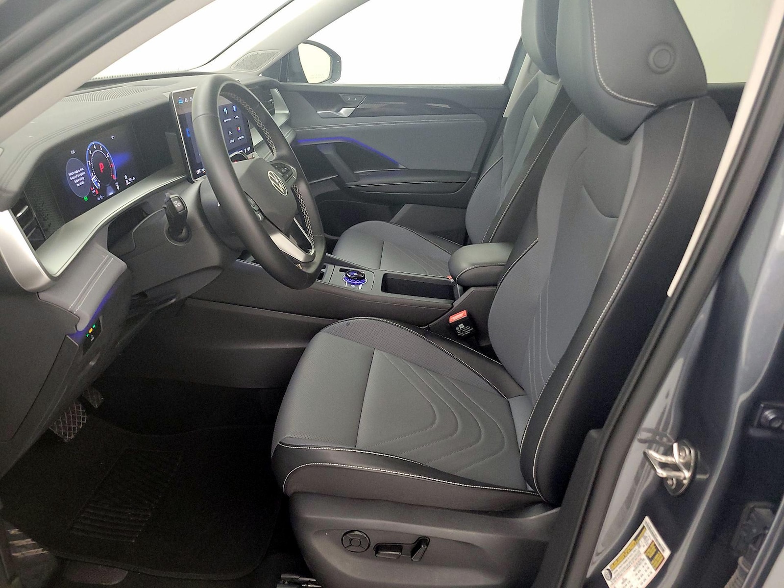 2026 Volkswagen Tiguan SE - Photo 12