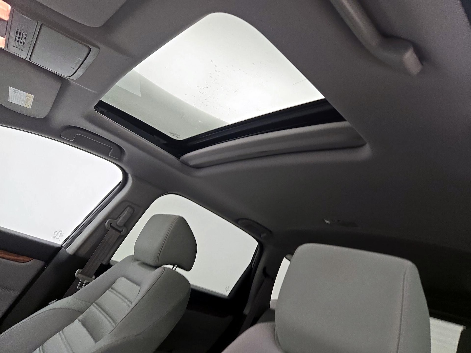 Sunroof(s) & Overhead Airbags