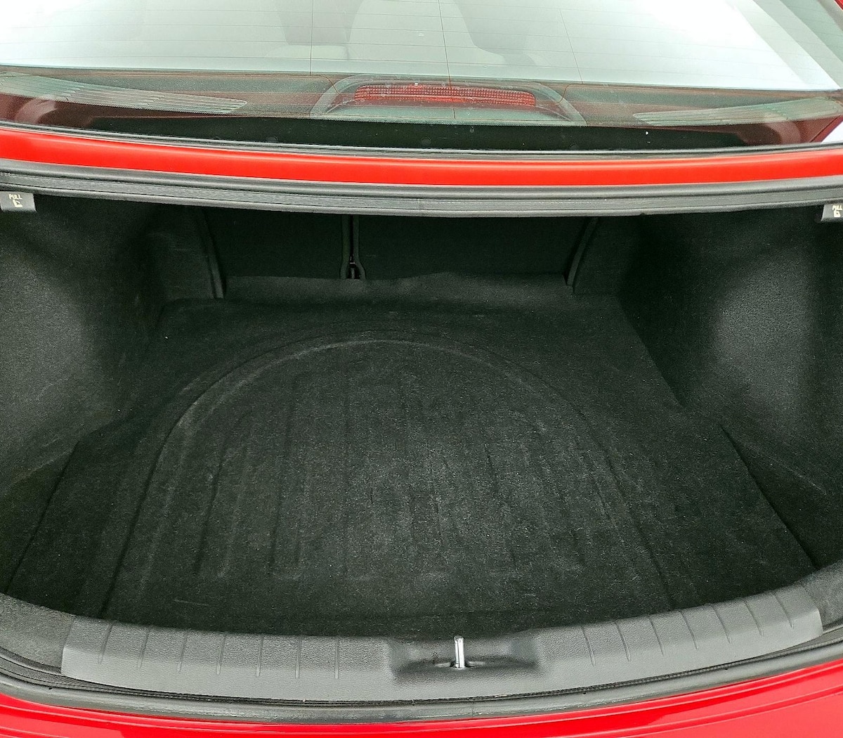 Trunk/Cargo (Seats Up)