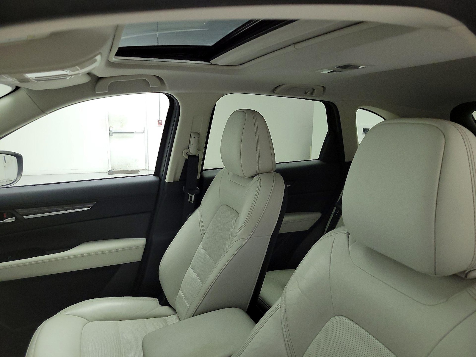 Sunroof(s) & Overhead Airbags