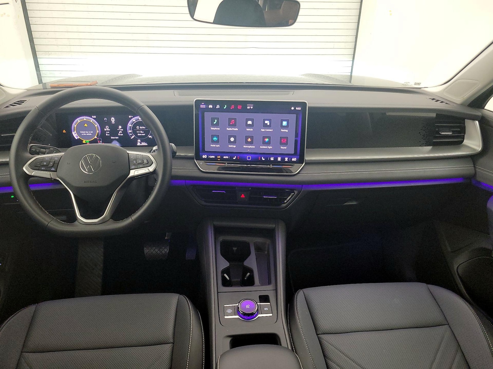 2026 Volkswagen Tiguan SE - Photo 10