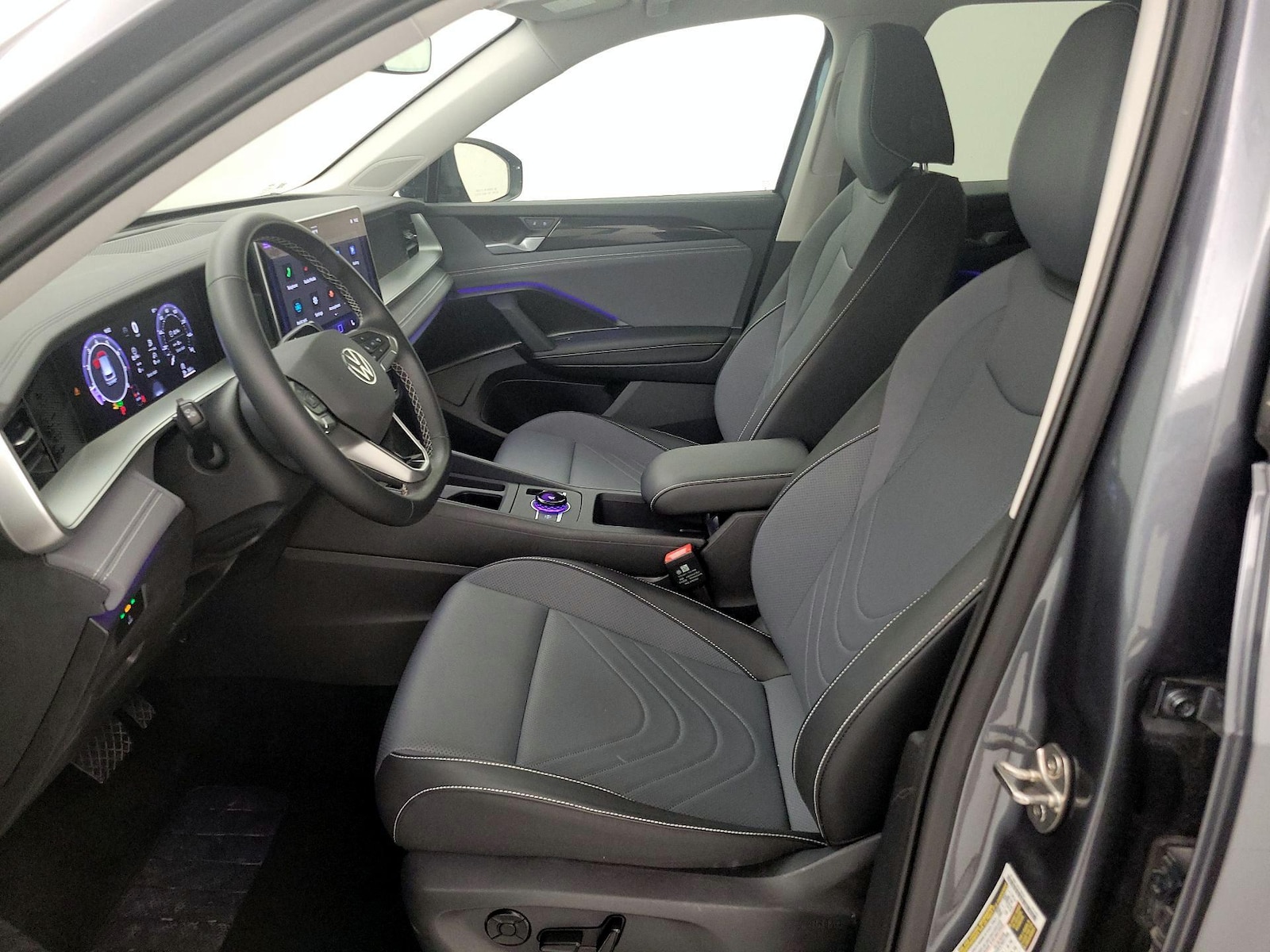 2026 Volkswagen Tiguan SE - Photo 12