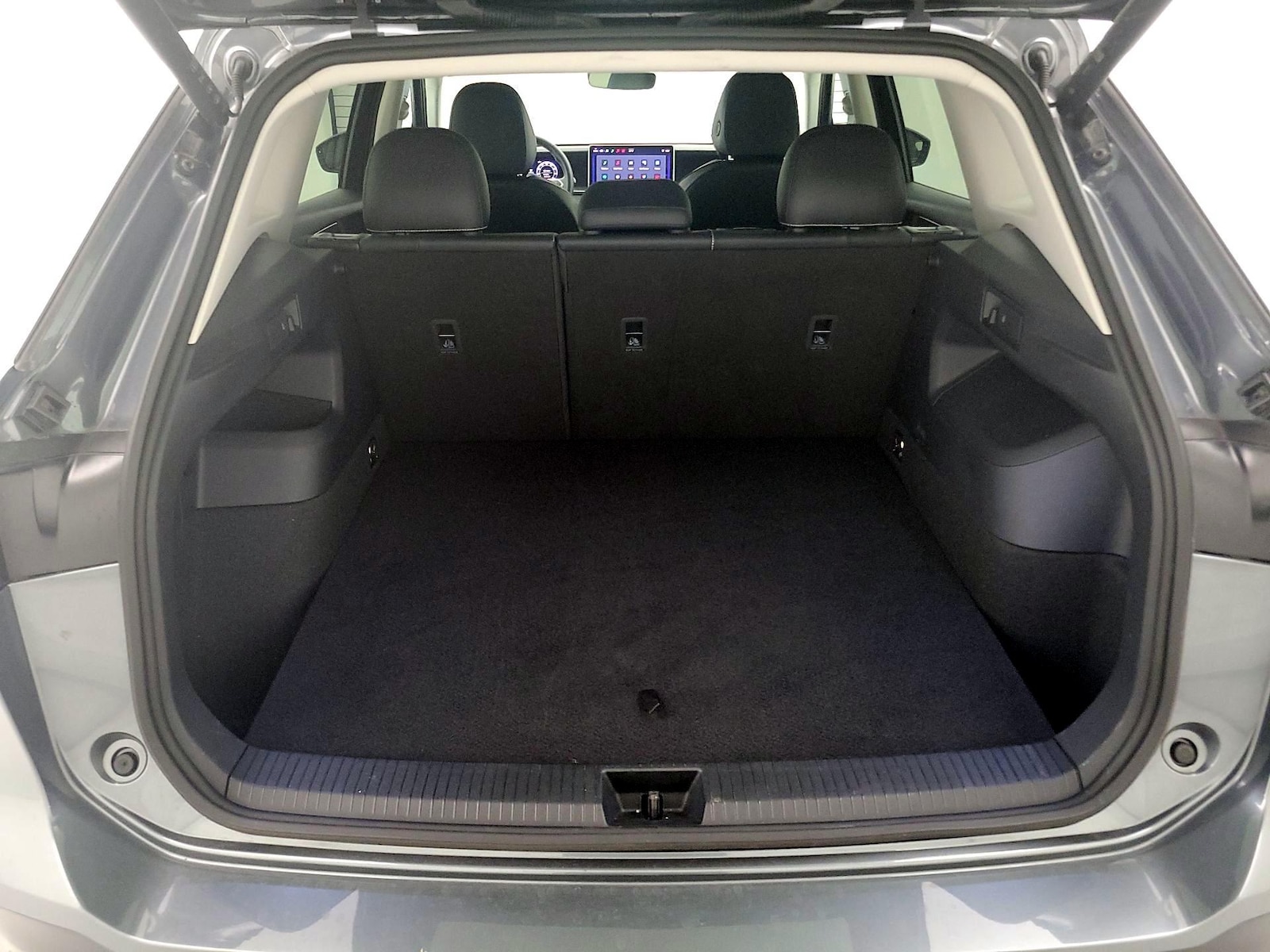 2026 Volkswagen Tiguan SE - Photo 21