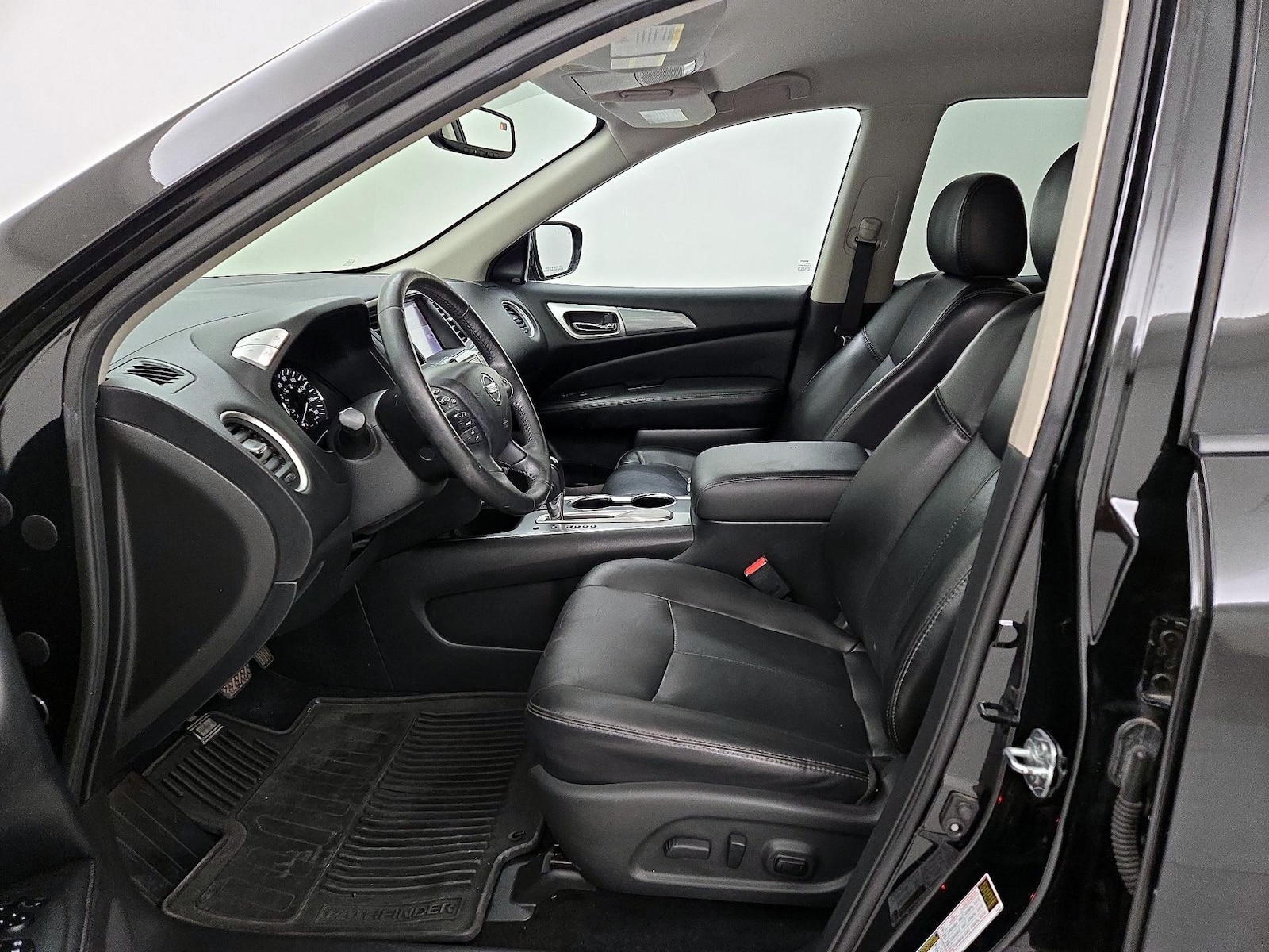 2017 Nissan Pathfinder SL - Photo 12