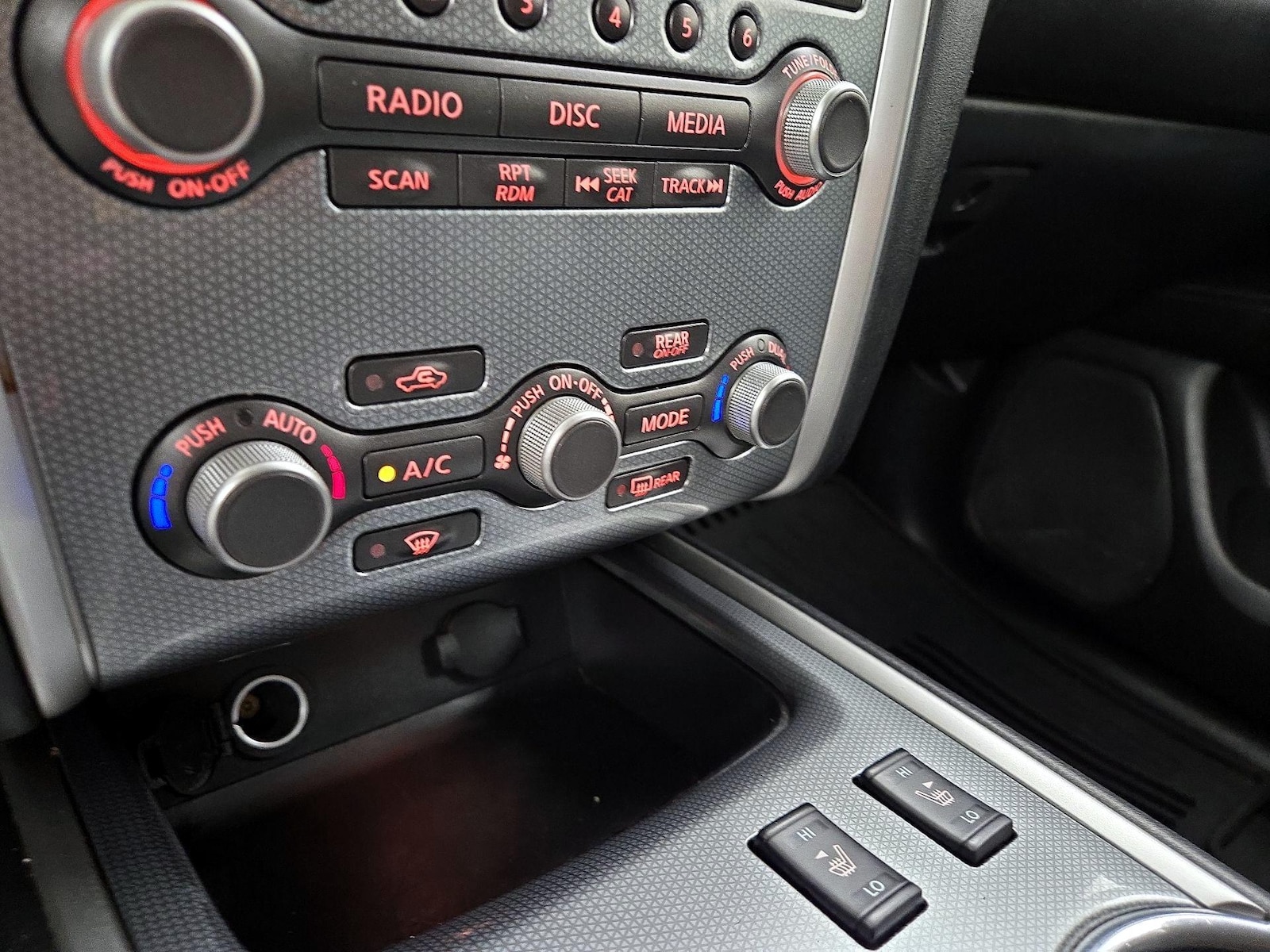 2017 Nissan Pathfinder SL - Photo 17