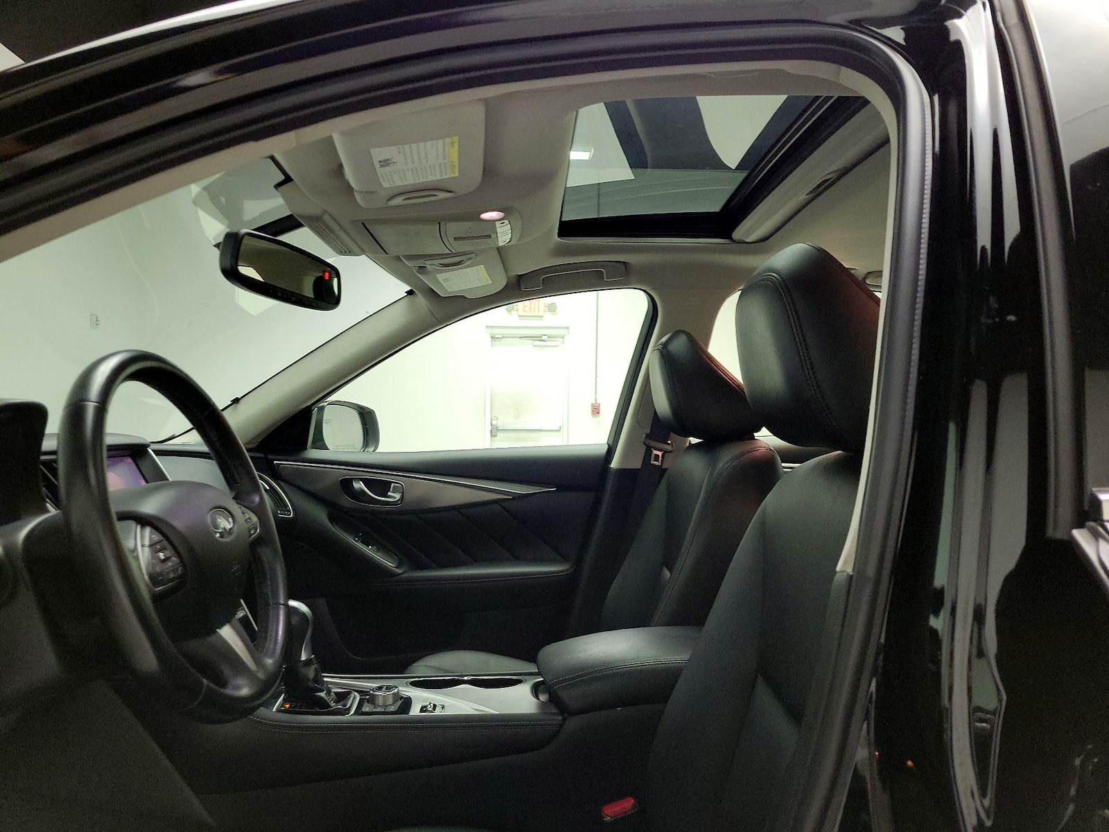 Sunroof(s) & Overhead Airbags