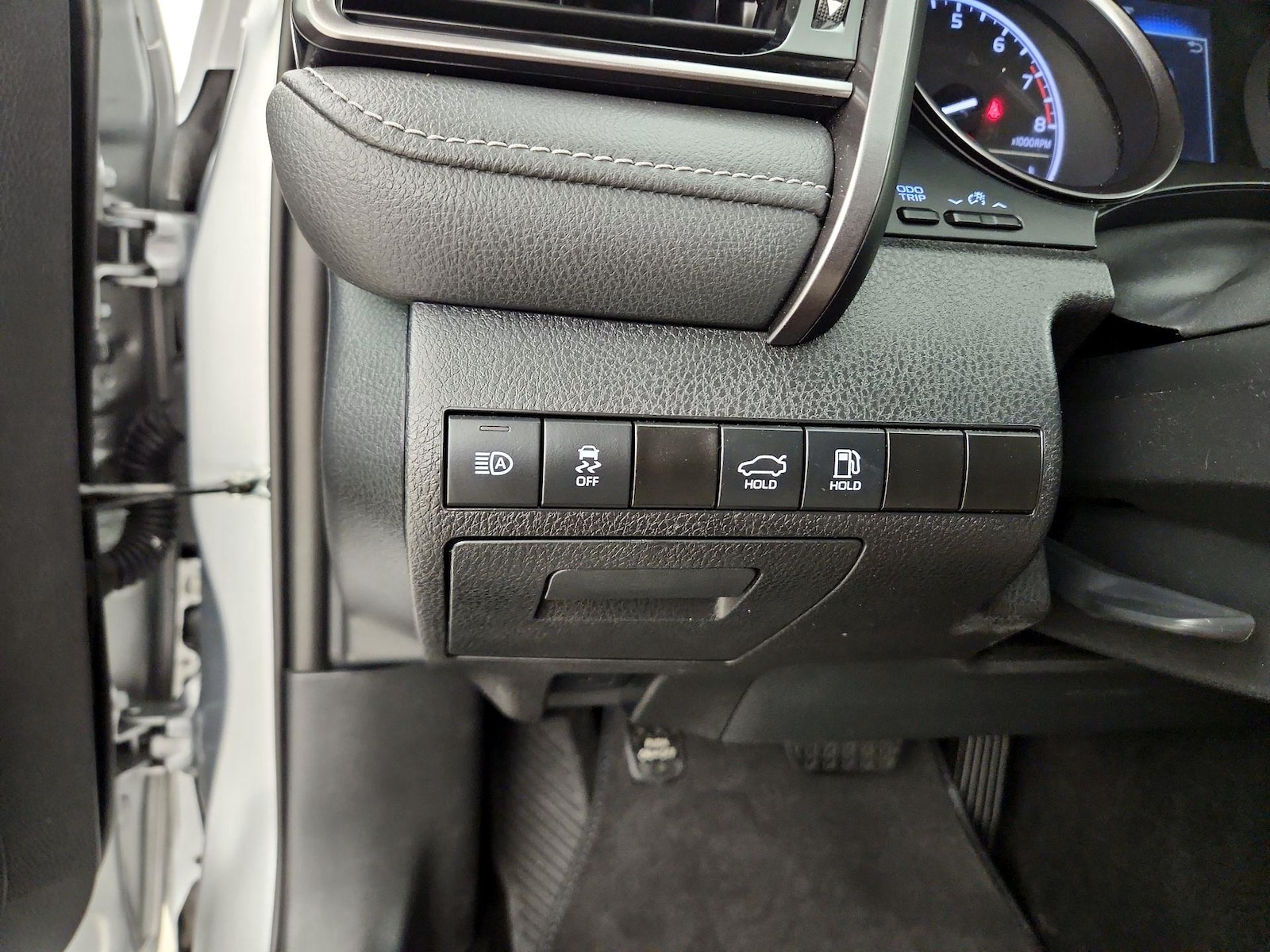 2023 Toyota Camry SE - Photo 14