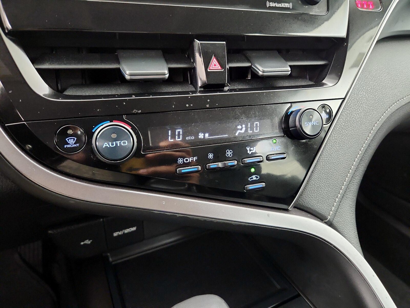 2023 Toyota Camry SE - Photo 17