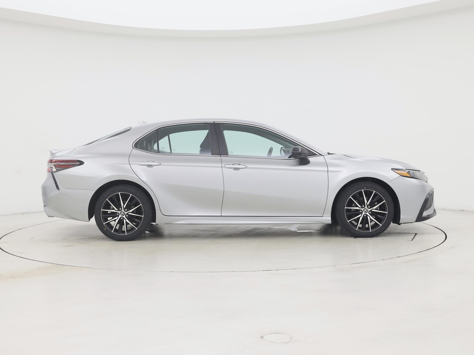 2023 Toyota Camry SE - Photo 8