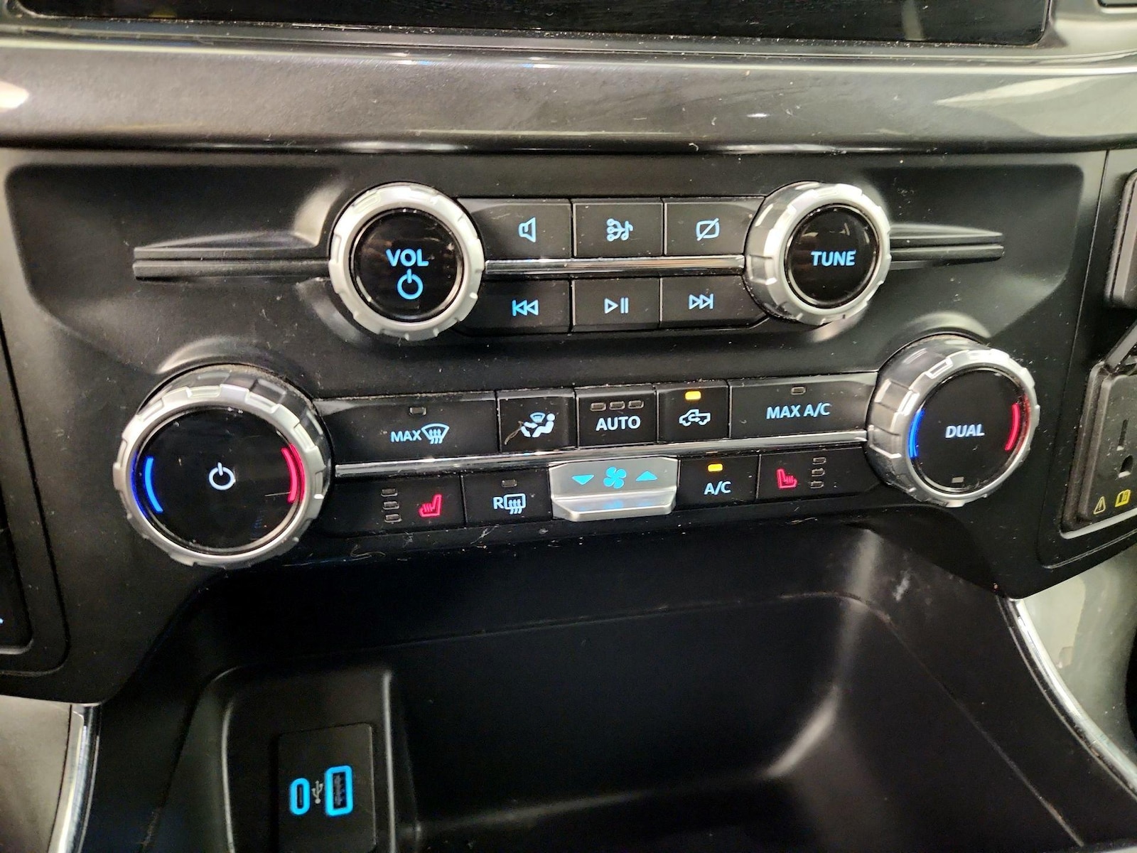 2023 Ford F-150 XLT - Photo 18