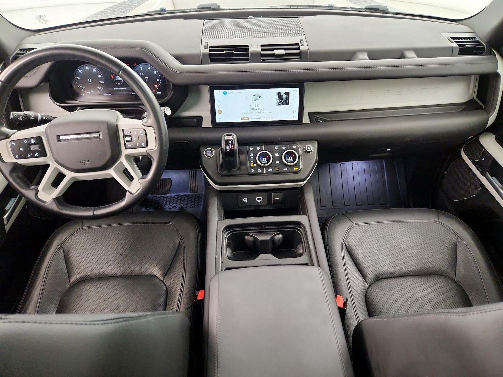 2024 Land Rover Defender S - Photo 10